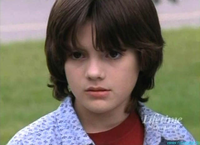 Matthew Knight Fotoğrafı