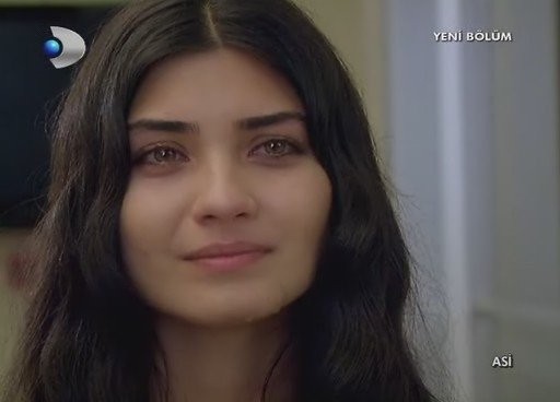 Tuba Büyüküstün Fotoğrafı