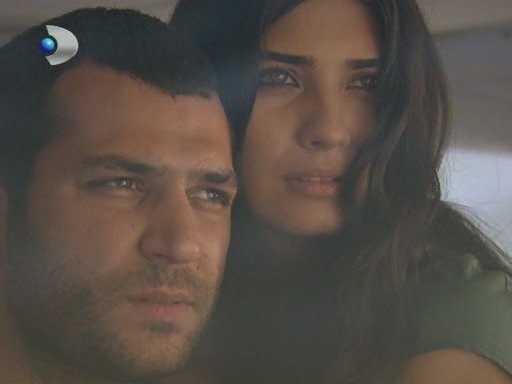 Tuba Büyüküstün Fotoğrafı