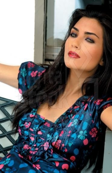 Tuba Büyüküstün Fotoğrafı