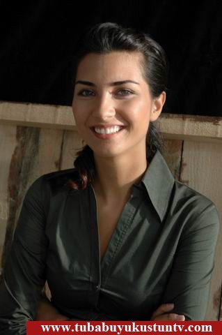 Tuba Büyüküstün Fotoğrafı