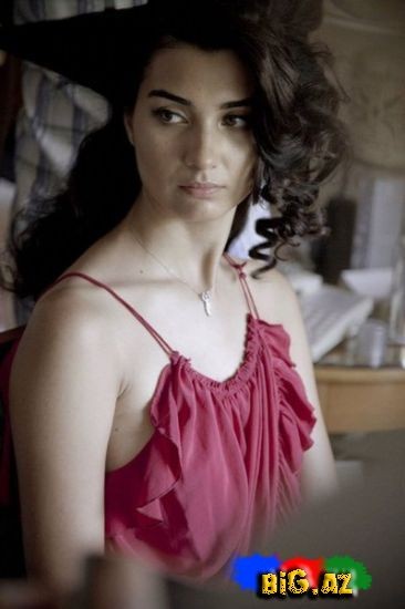 Tuba Büyüküstün Fotoğrafı