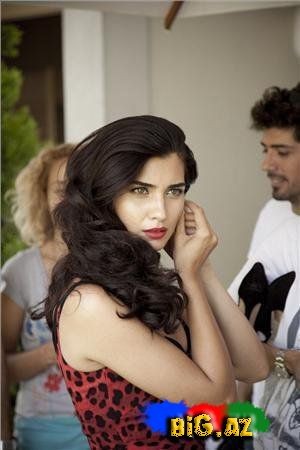 Tuba Büyüküstün Fotoğrafı