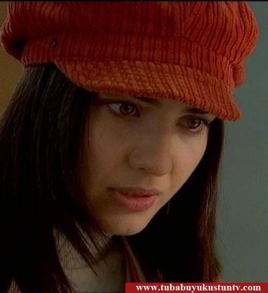 Tuba Büyüküstün Fotoğrafı