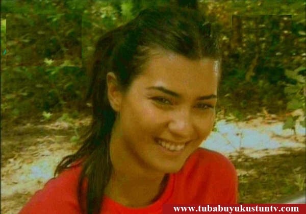Tuba Büyüküstün Fotoğrafı
