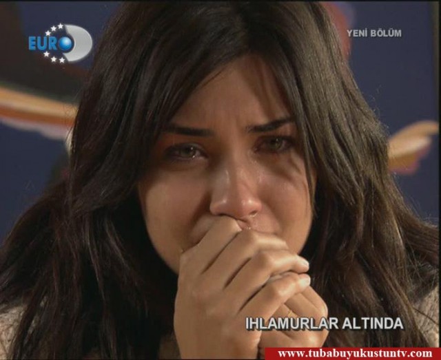 Tuba Büyüküstün Fotoğrafı