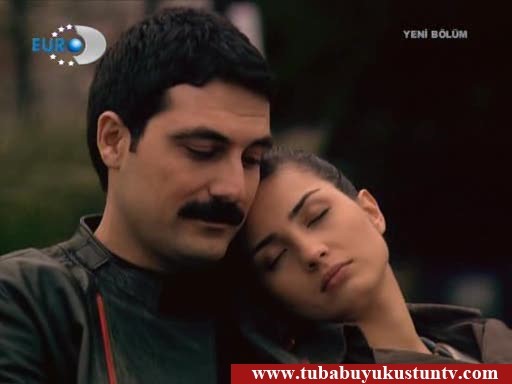 Tuba Büyüküstün Fotoğrafı