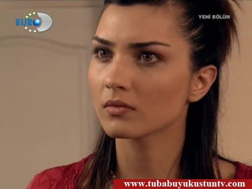 Tuba Büyüküstün Fotoğrafı
