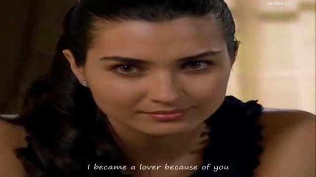 Tuba Büyüküstün Fotoğrafı