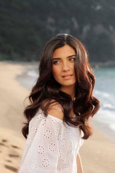 Tuba Büyüküstün Fotoğrafı