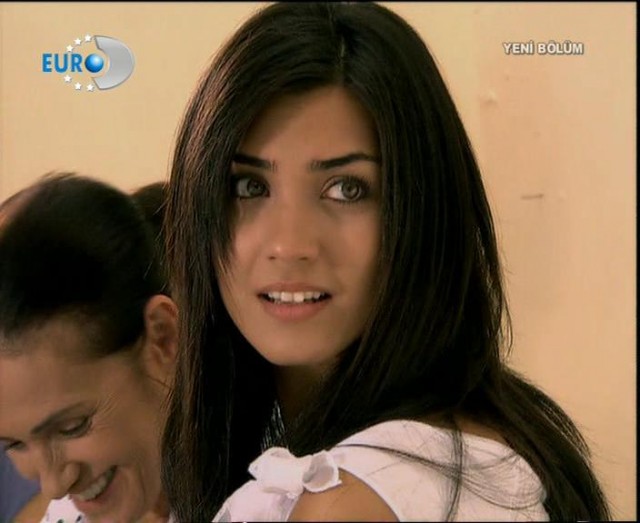 Tuba Büyüküstün Fotoğrafı