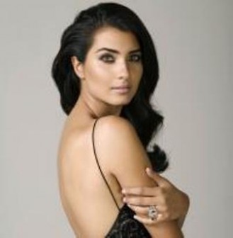 Tuba Büyüküstün Fotoğrafı