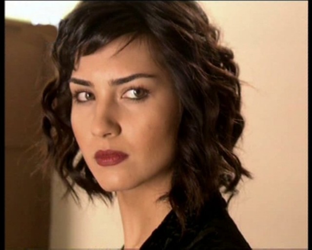 Tuba Büyüküstün Fotoğrafı