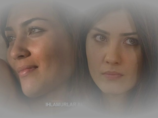 Tuba Büyüküstün Fotoğrafı