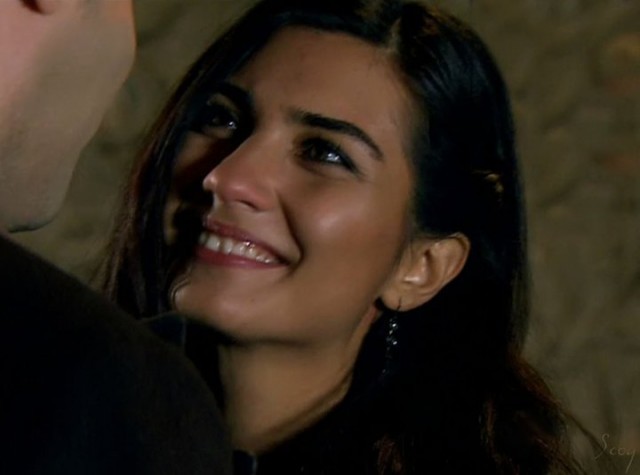 Tuba Büyüküstün Fotoğrafı