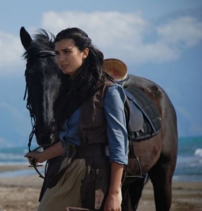 Tuba Büyüküstün Fotoğrafı