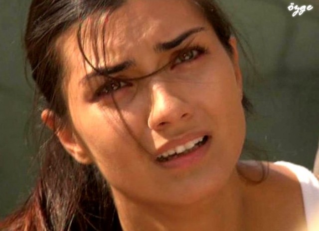 Tuba Büyüküstün Fotoğrafı