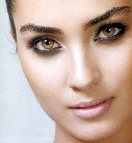 Tuba Büyüküstün Fotoğrafı