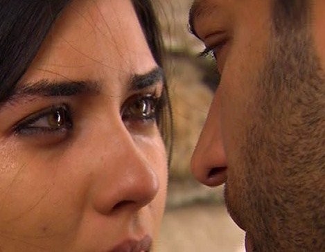 Tuba Büyüküstün Fotoğrafı