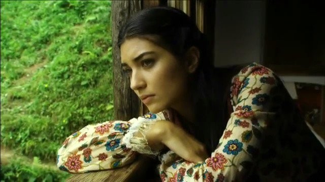 Tuba Büyüküstün Fotoğrafı