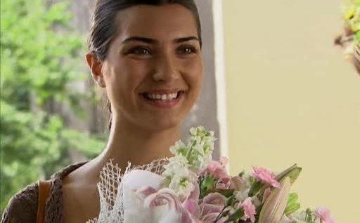 Tuba Büyüküstün Fotoğrafı