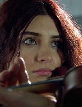 Tuba Büyüküstün Fotoğrafı