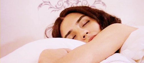 Tuba Büyüküstün Fotoğrafı