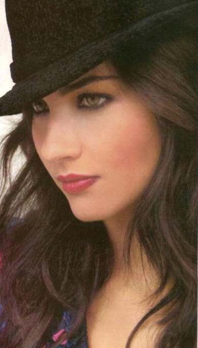 Tuba Büyüküstün Fotoğrafı