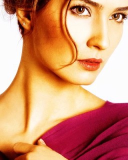 Tuba Büyüküstün Fotoğrafı