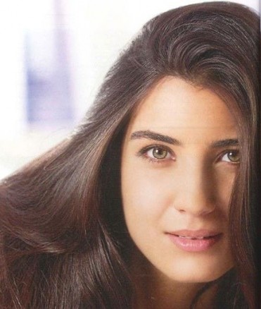 Tuba Büyüküstün Fotoğrafı