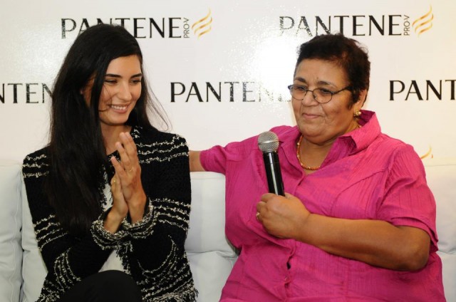 Tuba Büyüküstün Fotoğrafı