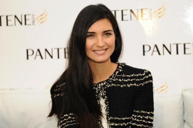 Tuba Büyüküstün Fotoğrafı