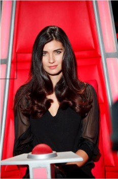 Tuba Büyüküstün Fotoğrafı