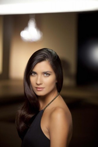 Tuba Büyüküstün Fotoğrafı