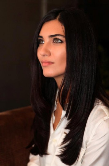 Tuba Büyüküstün Fotoğrafı