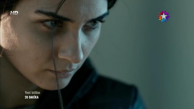 Tuba Büyüküstün Fotoğrafı