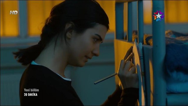 Tuba Büyüküstün Fotoğrafı