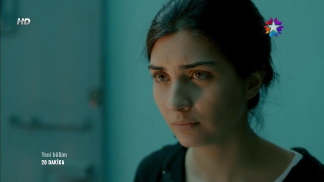 Tuba Büyüküstün Fotoğrafı