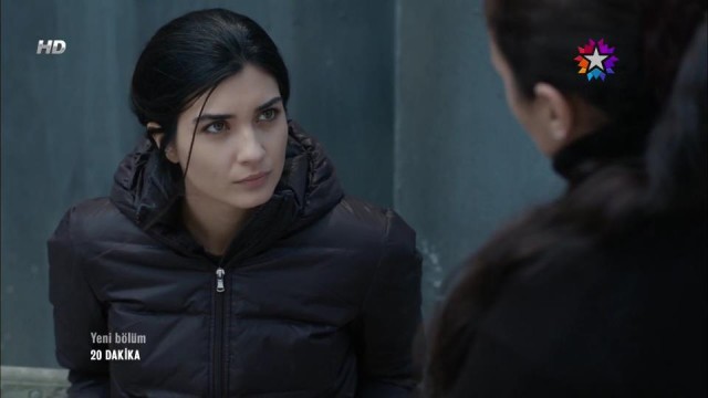 Tuba Büyüküstün Fotoğrafı