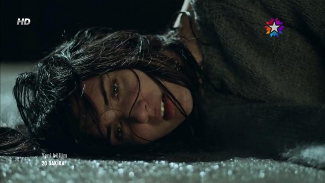 Tuba Büyüküstün Fotoğrafı