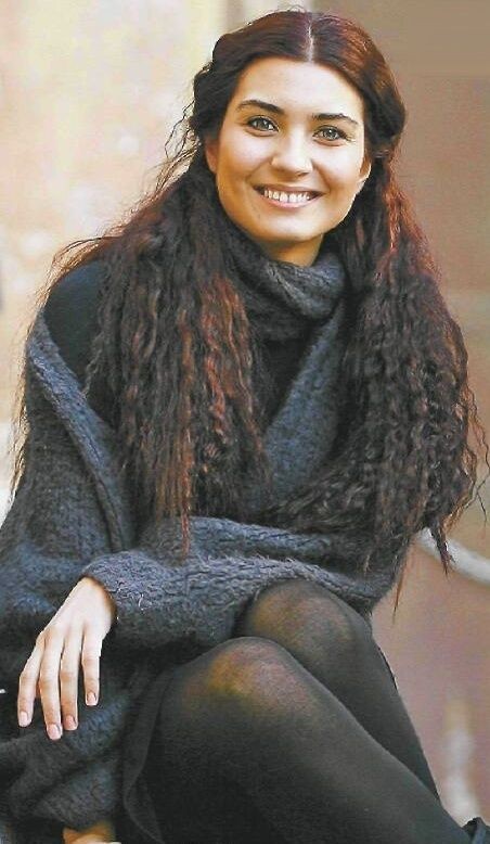 Tuba Büyüküstün Fotoğrafı