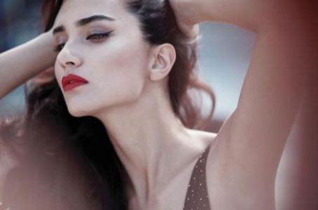 Tuba Büyüküstün Fotoğrafı