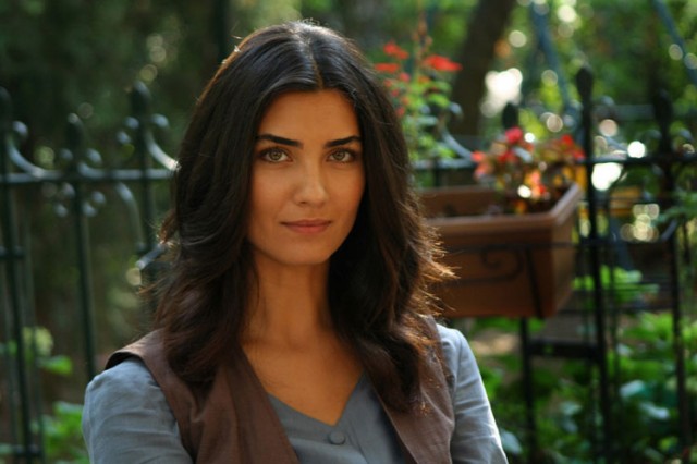 Tuba Büyüküstün Fotoğrafı
