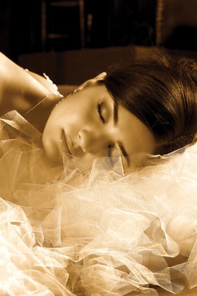 Tuba Büyüküstün Fotoğrafı