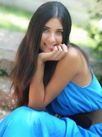 Tuba Büyüküstün Fotoğrafı