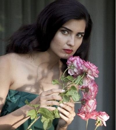 Tuba Büyüküstün Fotoğrafı