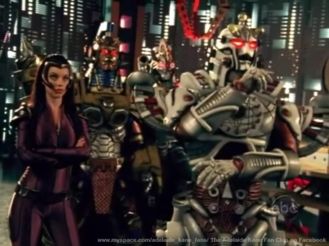 Adelaide Kane Fotoğrafı