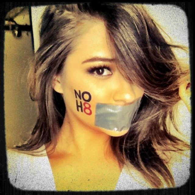 Shay Mitchell Fotoğrafı