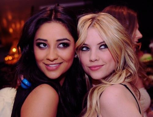 Shay Mitchell Fotoğrafı