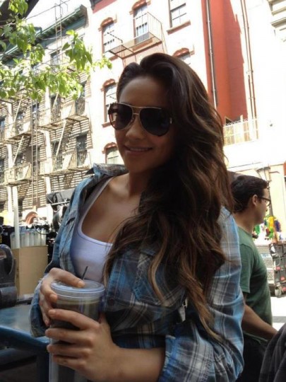 Shay Mitchell Fotoğrafı